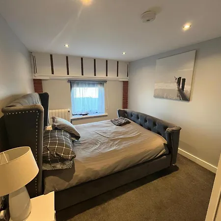 The Lifeboat & Seaview Terrace Апартаменты