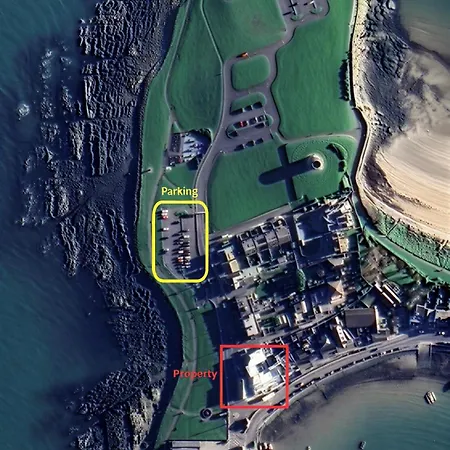 The Lifeboat & Seaview Terrace Скеррис