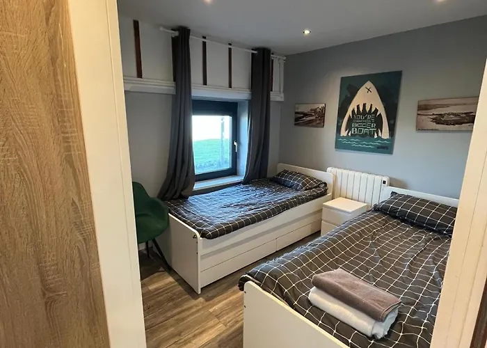 The Lifeboat & Seaview Terrace Апартаменты