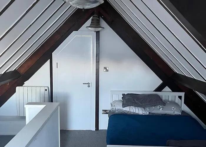 The Lifeboat & Seaview Terrace Апартаменты *